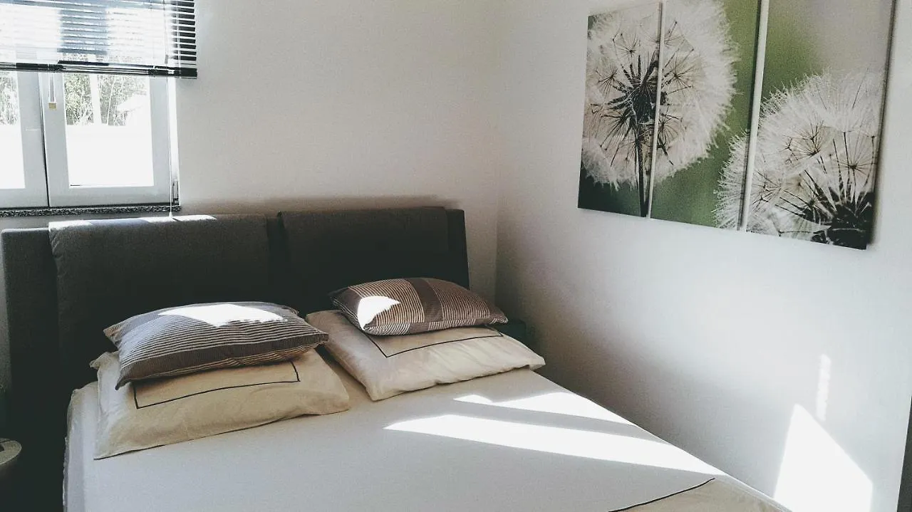 Haus Linden Insel Osljak Bei Zadar In Kroatien Preko Apartment