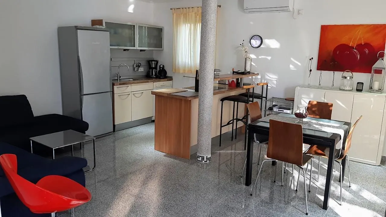 Haus Linden Insel Osljak Bei Zadar In Kroatien Preko