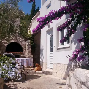 Rosa Apartman